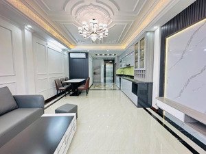 nhà đẹp phố lương định của - thang máy xịn - full nội thất - gần hồ - nhỉnh 8 tỷ