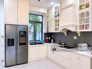 nhà phố vườn lakeview city cần bán, nhà đầy đủ nội thất giá 22.2 tỷ. lh 