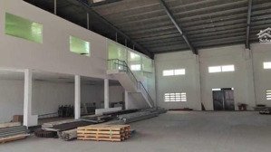 kho cạnh kcn tân bình, dt kho 1100m2 + văn phòng 100m2, có pccc đầy đủ