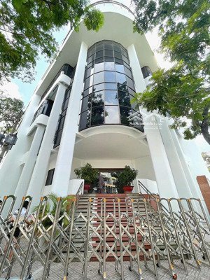 cho thuê tòa nhà mặt tiền hòa hưng, phường 12, quận 10 diện tích 380m2 hầm trệt 4 lầu giá 300tr