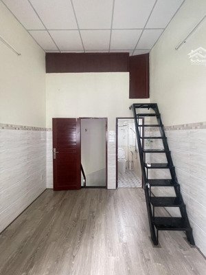 hiếm bán - sát mt bến vân đồn - 3 tầng btct - chỉ 3,3 tỷ