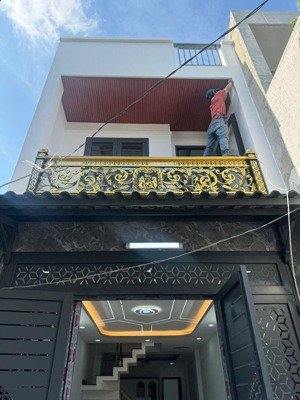 lê văn quới mã lò 1/ 5m dt 3.5x16m đúc 1t 1 lầu 3pn 3wc giá 3tỷx shr có 1pn ở dưới cho người lớn