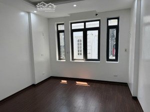 bán nhà 65m2 x 4 tầng kbt còn mới, ngõ 170 hoàng ngân, cầu giấy. ngõ thông kinh doanh nhỏ, 14,8 tỷ