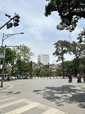 bán căn nhà tại mặt đường phố gần xuân thủy, hồ tùng mậu, lê đức thọ s170m2 mt 8,3m để xây 8t vp