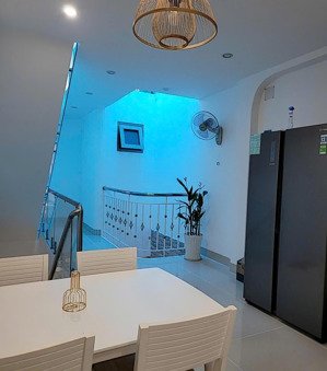 cần bán nhà tại đường phan chu trinh phường 2- vũng tàu. 1 trệt 2 lầu 3pn+3wc oto tới nơi. giá 6ty3