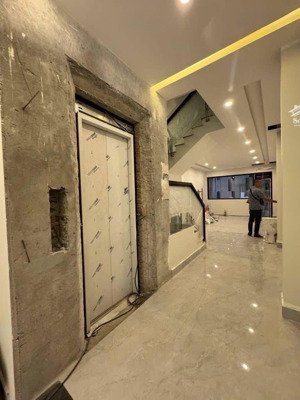 hoàng cầu - trung tâm đống đa - phân lô ô tô tránh - thang máy - 27. x tỷ