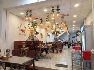 nhà 1 lầu 1 trệt , hoàn công mặt tiền ngang 6m 
đường trần quốc toản,tp dĩ an,bình dương