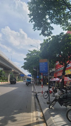 nhà mặt phố quang trung 70m2, 4 tầng, mt 4m ,vỉa hè đá bóng kinh doanh gì cũng được.