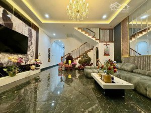 căn villa 6x40m đường a phạm ngũ lão