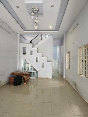 nhà 3 tầng mặt tiền mộc bài 7 giá rẻ như nhà kiệt diện tích :91.6 m2 giá 4.35 tỷ 