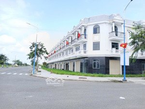 bán nhà mặt phố giá 3,4 tỷ/100m2. sổ hồng công chứng