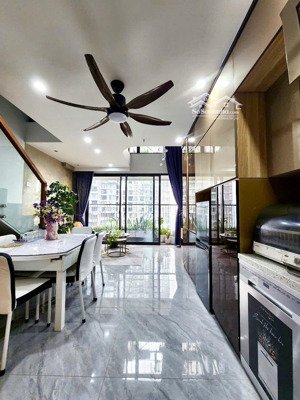 bán căn đặc biệt skyvilla onsen diện tích sử dụng ~66m view hồ, giá tốt