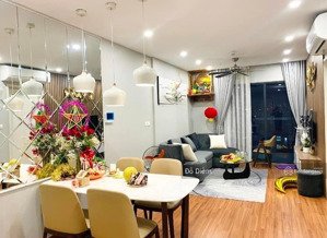 chính chủ bán căn 3 ngủ-96m2 goldseason 47 nguyễn tuân, full đồ, sẵn sổ. giá 7.6 tỷ, lh 