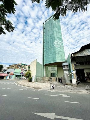 chính chủ gửi bán tòa nhà mặt tiền 1392 võ văn kiệt, p1, q6, 10.6x34m, 2 hầm 10 tầng, 