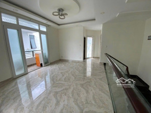 nhà đẹp rộng 8x20m 3 tầng kdc khang an, ngay vòng xoay phú hữu, kdc đẹp đầy đủ tiện ích