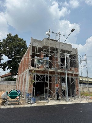 chính chủ cần bán gấp căn nhà nằm ngay mặt tiền đường lớn - shr - gần chợ,trường học-giá chỉ 1,9 tỷ