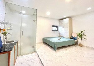 studio sẵn máy lạnh, full nội thất cb cuối lê trọng tấn, gần đh công thương & aeon tân phú