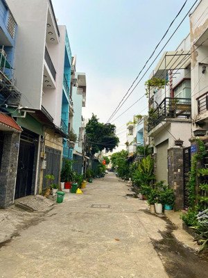 bán nhà hxh đường số 3 p. bình hưng hòa. dt 5,5x13,5m 1 trệt 2 lầu, giá bán 6.78 tỷ. lh 