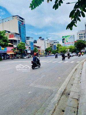 nhỉnh 3 tỷ! bán đất tặng nhà 2 tầng ngay sát phố kim mã, 18m2*mt4,7 - ngõ nông, gần phố.