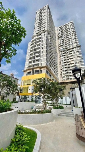 d-homme 70m2 2pn 2wc tầng trung phong thuỷ giá 4,85 tỷ bao hết thuế phí nhà mới nhận lh 