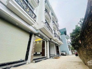 ô tô đỗ cửa - bán nhà 4t xây mới dt 45m2 - giá 3tỷ950tr ngay gần đl thăng long, vành đai 4