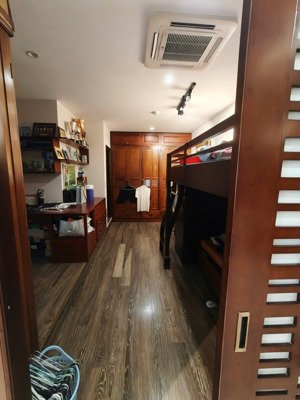 chung cư mặt phố láng hạ 193m2 - tầng trung - 17.65 tỷ