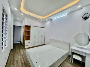 bán ccmn 6 tầng thang máy trần duy hưng, cầu giấy, dt 55m2, ngõ rộng, cách phố 10m, ô tô đỗ cửa