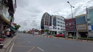 bán nhà 2mt đường dương quảng hàm, phường an nhơn. dt: 150m2 đất. giá 34 tỷ.