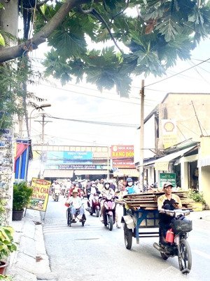 khách sạn mặt tiền - thu nhập 200tr/ tháng - 6 tầng - thang máy - dt 150m - ngang hơn 5m