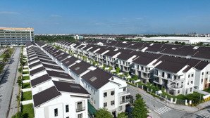 nhanh tay nắm lấy cơ hội - shop 100m2 ngay ga metro cách trung tâm hà nội 12km kđt centa riverside