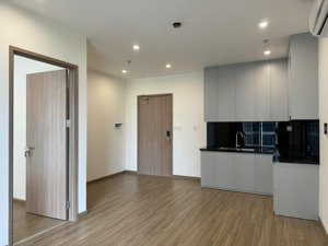 cần cho thuê 1n và 2n đồ cơ bản có tủ bếp nhà mới bàn giao khu the canopy giá 8tr/th lh: 