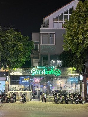 vị trí vàng mặt phố trần quốc toản - biệt thự 330m² x 2.5 tầng, mặt tiền 12m, thiết kế sang trọng.