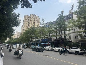 chính chủ bán tòa văn phòng khu nam trung yên 322m2 xây dựng 6tầng mặt tiền 12m đường trước nhà 30m