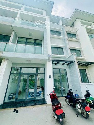 cần bán căn nhà thuộc dự án lavila 2 cát lái đối diện chung cư citi alto