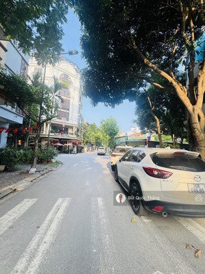 bán nhà có 1-0-2 khu vip hoàng quốc việt, vị trí đẹp,oto qua nhà,mt 10m kd đa dạng, vp 100m x 35 tỷ