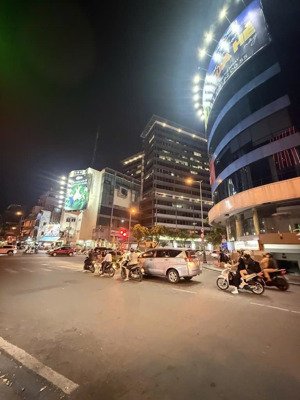 siêu phẩm phường 10 phú nhuận - hxh thông - 5 tầng - 76m2 - ngang bề thế 7m - chỉ 11tỷ tl.