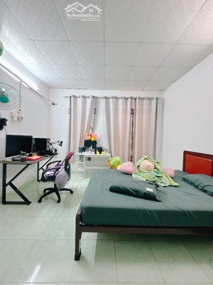 giá rẻ sập sàn! mặt tiền bình phú, p10, q6 cạnh công viên 4 tầng shr không lỗi phong thuỷ