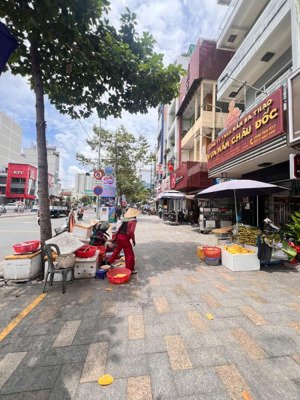 bán nhà dt 14.5x22m - 2mt đường nguyễn thái học, quận 1