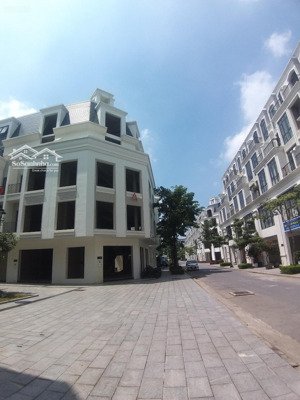 bán biệt thự liền kề tại đông dương residence, 13,5 tỷ, 80m2, 5 tầng, mặt tiền 5m, chính chủ, hot!