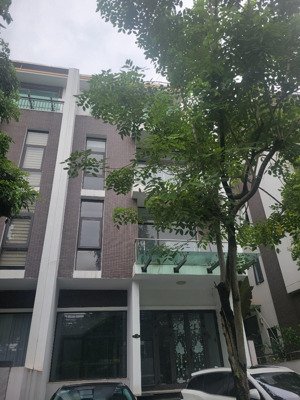 chính chủ thiện chí bán bt nhà vườn imperia 203 nguyễn huy tưởng mặt vườn hoa 168m2