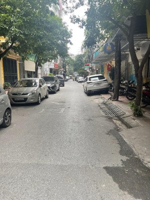 siêu phẩm lô góc 80m2 - gara ô tô - hoàng cầu - mt 7m - 33,5 tỷ