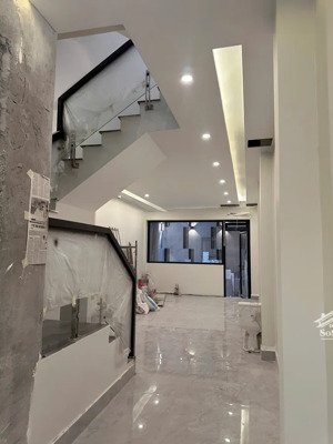 bán gấp nhà 5 tầng mặt ngõ hoàng cầu đống đa - 62m2 thang máy - ô tô vào nhà