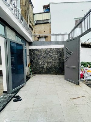 bán nhà phú nhuận - ngay ubnd - 4 tầng - hẻm nhựa xe hơi thông - kinh doanh