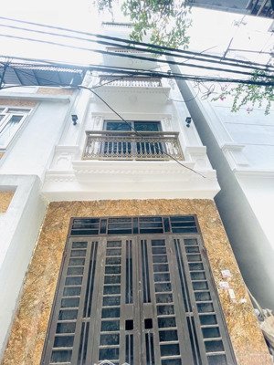 nhà đẹp 5 tầng mặt phố. gara ô tô. tiện ích ngập tràn