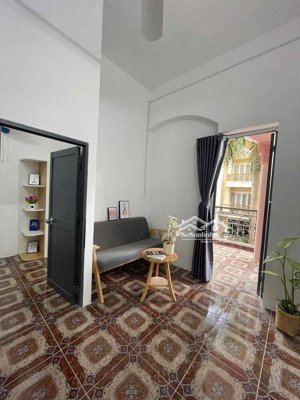 cho thuê 2 phòng ngủ - bancol, thang máy ngay đại học văn hiến, âu cơ, đồng đen, bàu cát