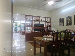 bán gấp nhà 3 tầng, công nhận đủ 145m2 (ngang 6.6m) đường 8m rộng rãi