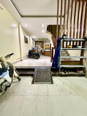 ccmn hào nam - 51m2 - 6 tầng - ngõ thông - sổ vuông - 3 thoáng - giá chào: 11,5 tỷ