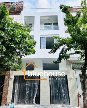 nhà đường nguyễn thái bình diện tích: 6x20m trệt 3 lầu