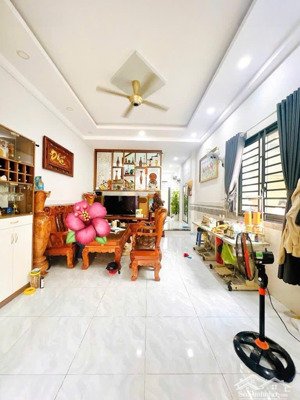 tân phú, nguyễn nhữ lãm. 4,2x14m 2 tầng, đường 10 m thông, 7.x tỷ