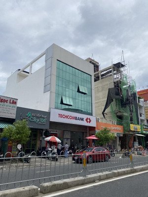 mặt tiền kinh doanh đường nguyễn văn khối. dt: 9x20m. 27 tỷ bán gấp